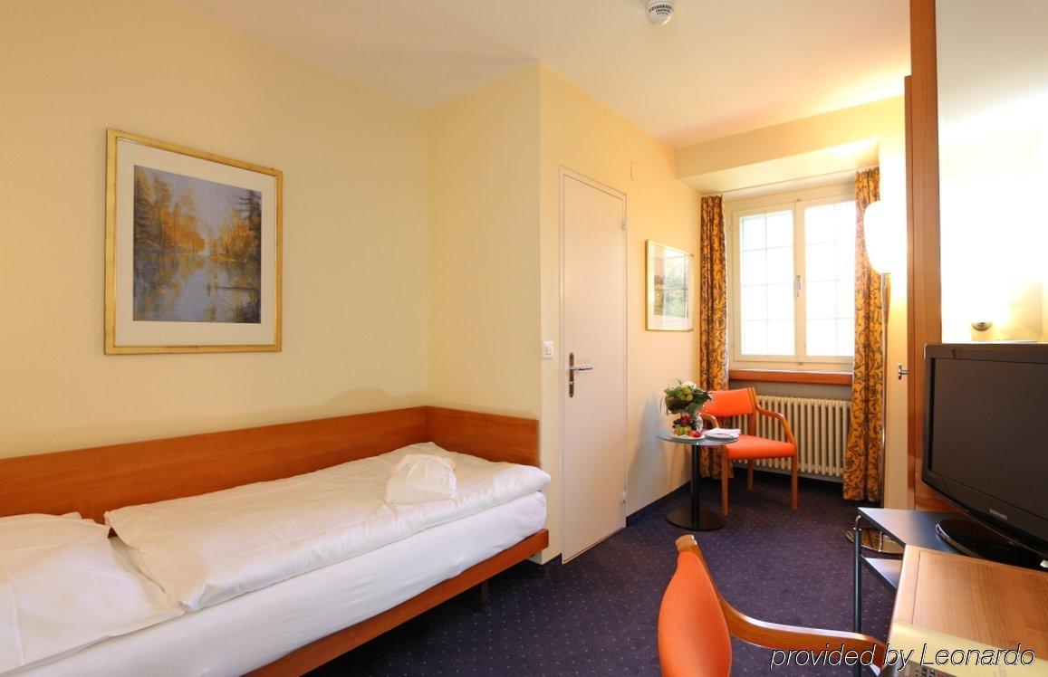 Hotel Schloss Hünigen Konolfingen Zimmer foto