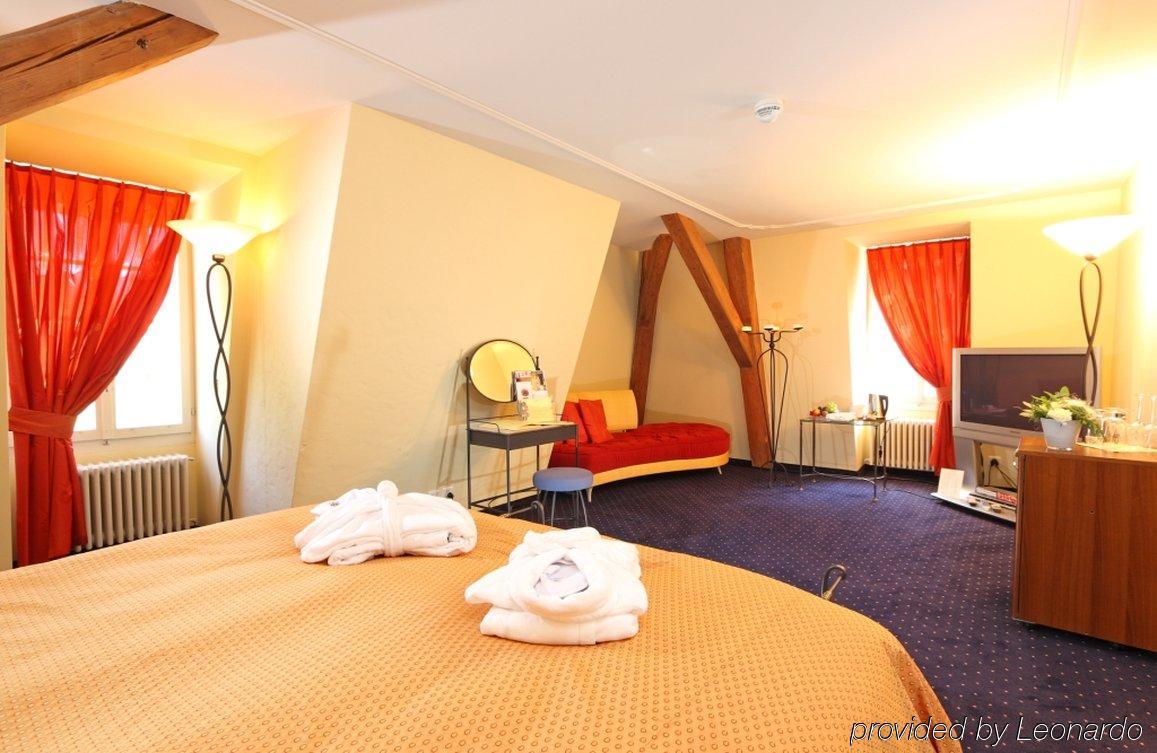 Hotel Schloss Hünigen Konolfingen Zimmer foto
